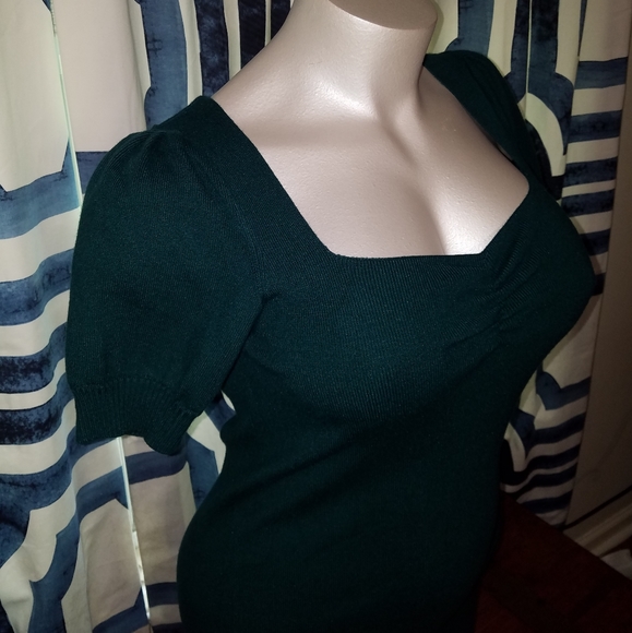 Plus size green dress. - Picture 2 of 7